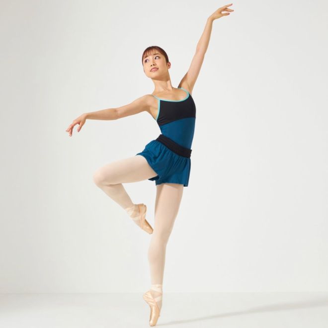 CHACOTT COLOR-BLOCK STYLE CAMISOLE LEOTARD