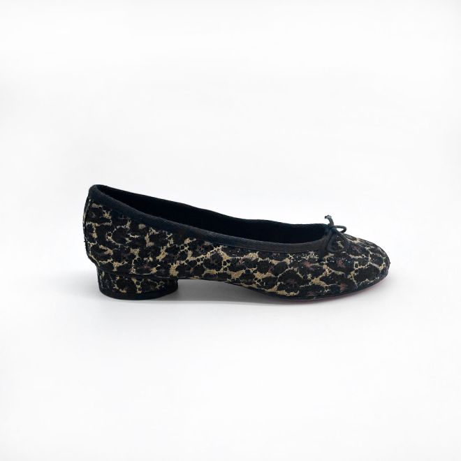 BALLET FLATS WITH HEEL