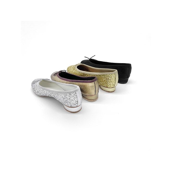 BALLET FLATS WITH OVAL HEEL