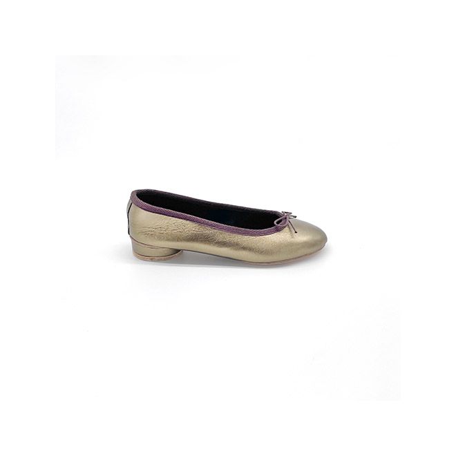 BALLET FLATS WITH OVAL HEEL